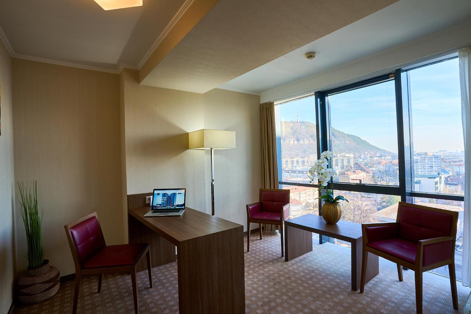 Plaza Hotel 4*
